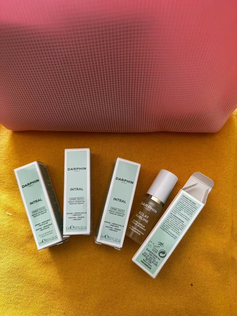 Darphin Intral Soothing Serum & Éclat Sublime Radiance Oil - Mint Green